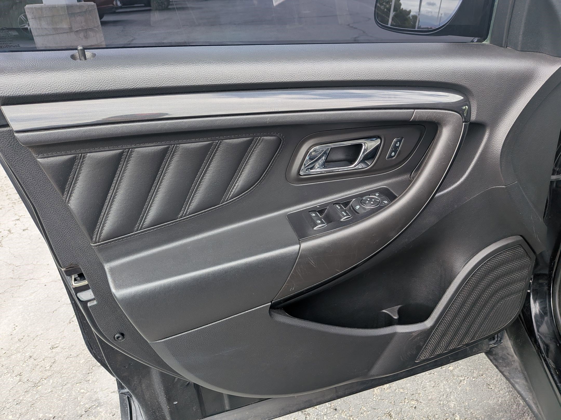 Used 2017 Ford Taurus SHO w/ Sho Performance Package image 14