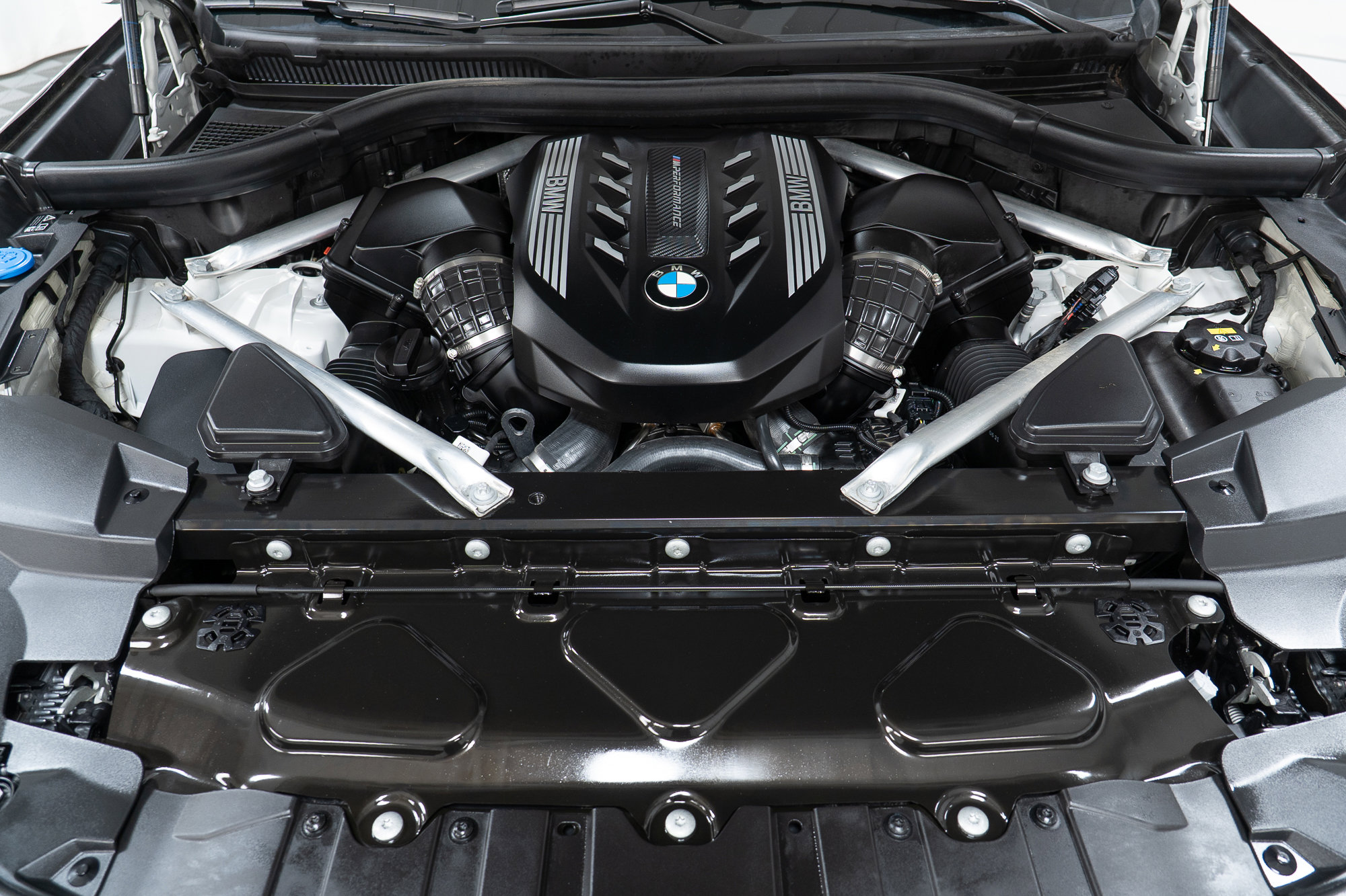 Used 2021 BMW X5 M50i AWD/4WD image 9