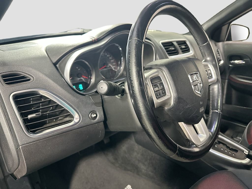 Used 2011 Dodge Avenger Heat image 10