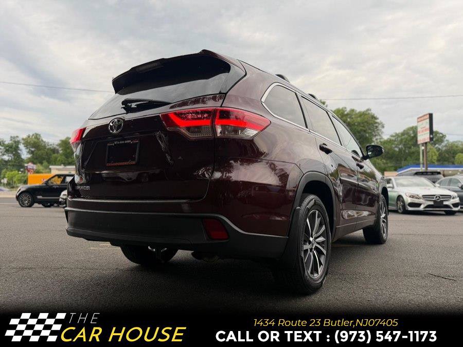 Used 2018 Toyota Highlander XLE w/ Protection Package #3 AWD/4WD image 4