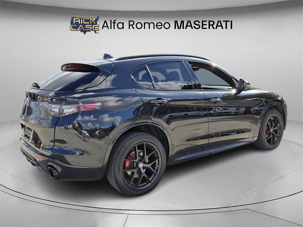 Used 2021 Alfa Romeo Stelvio Ti Sport image 7