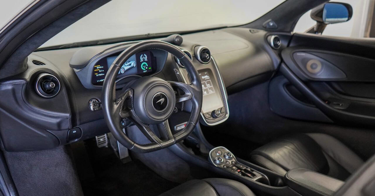 Used 2020 McLaren 570S Spider image 62