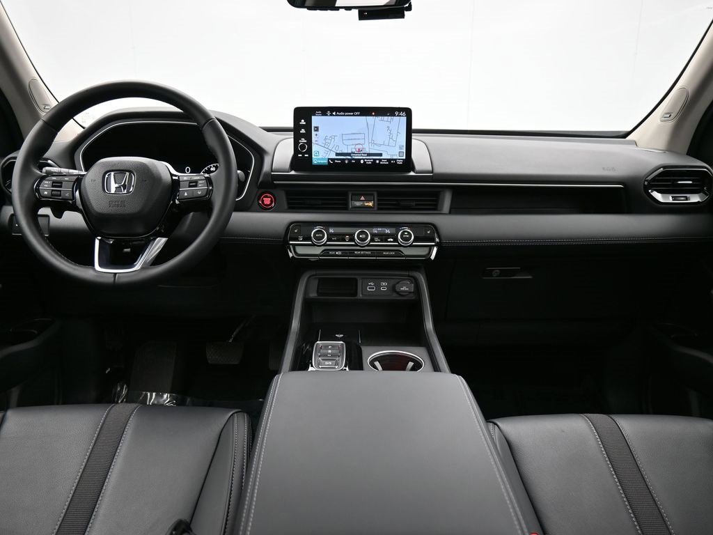Certified 2025 Honda Pilot Touring image 44