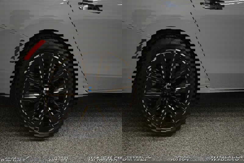 Used 2024 BMW 740i w/ M Sport Professional Package image 45