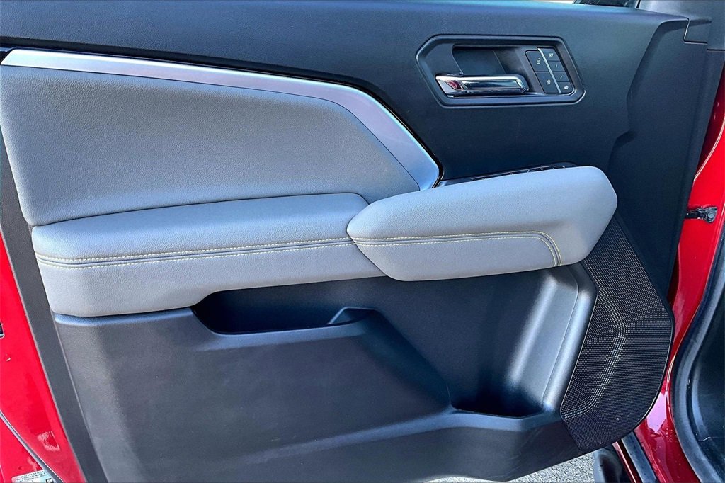 Used 2023 Chevrolet Colorado ZR2 w/ ZR2 Convenience Package III image 18