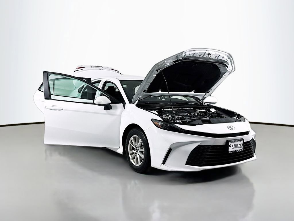 Used 2025 Toyota Camry LE FWD image 19