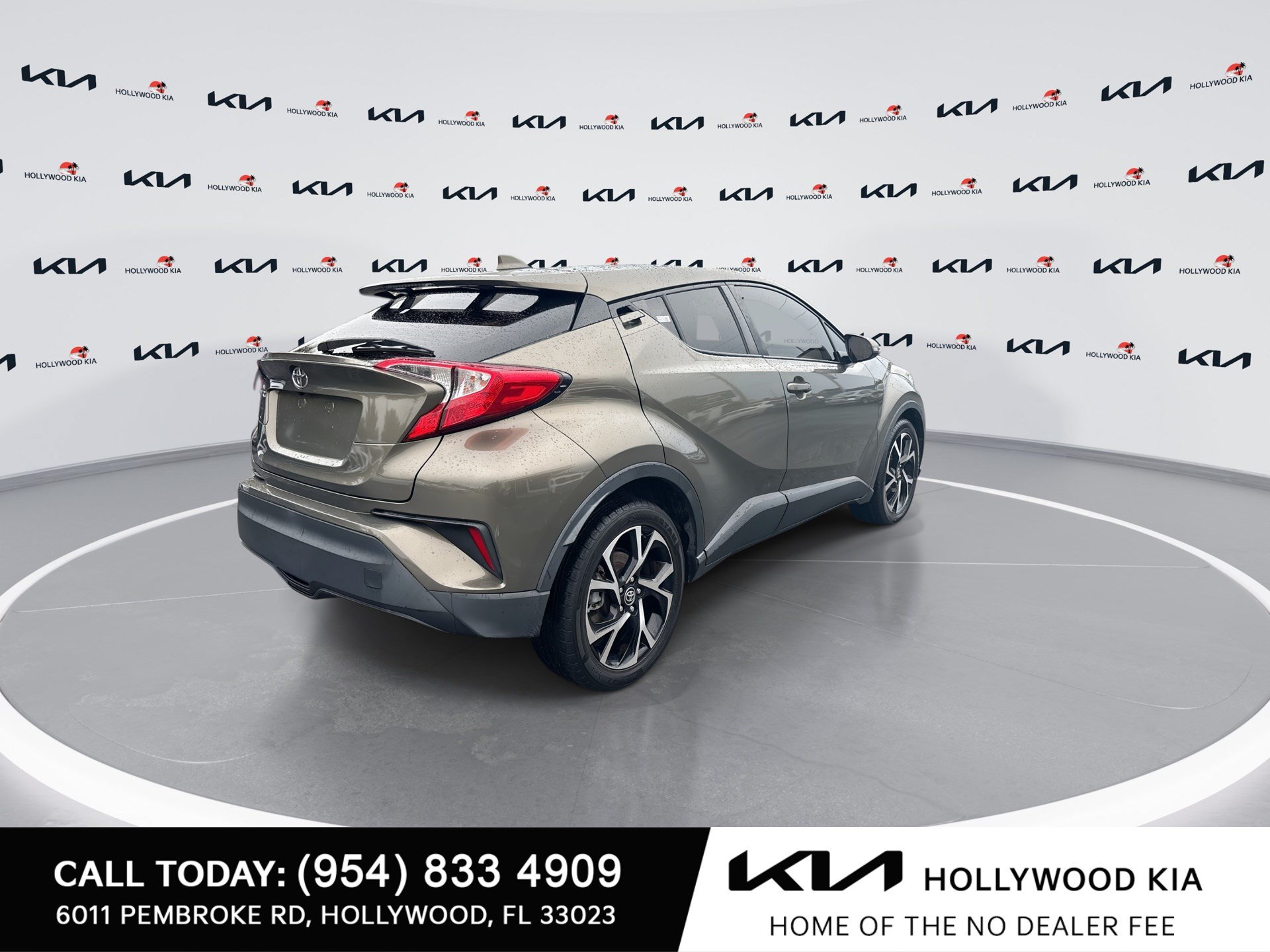 Used 2021 Toyota C-HR XLE FWD image 8
