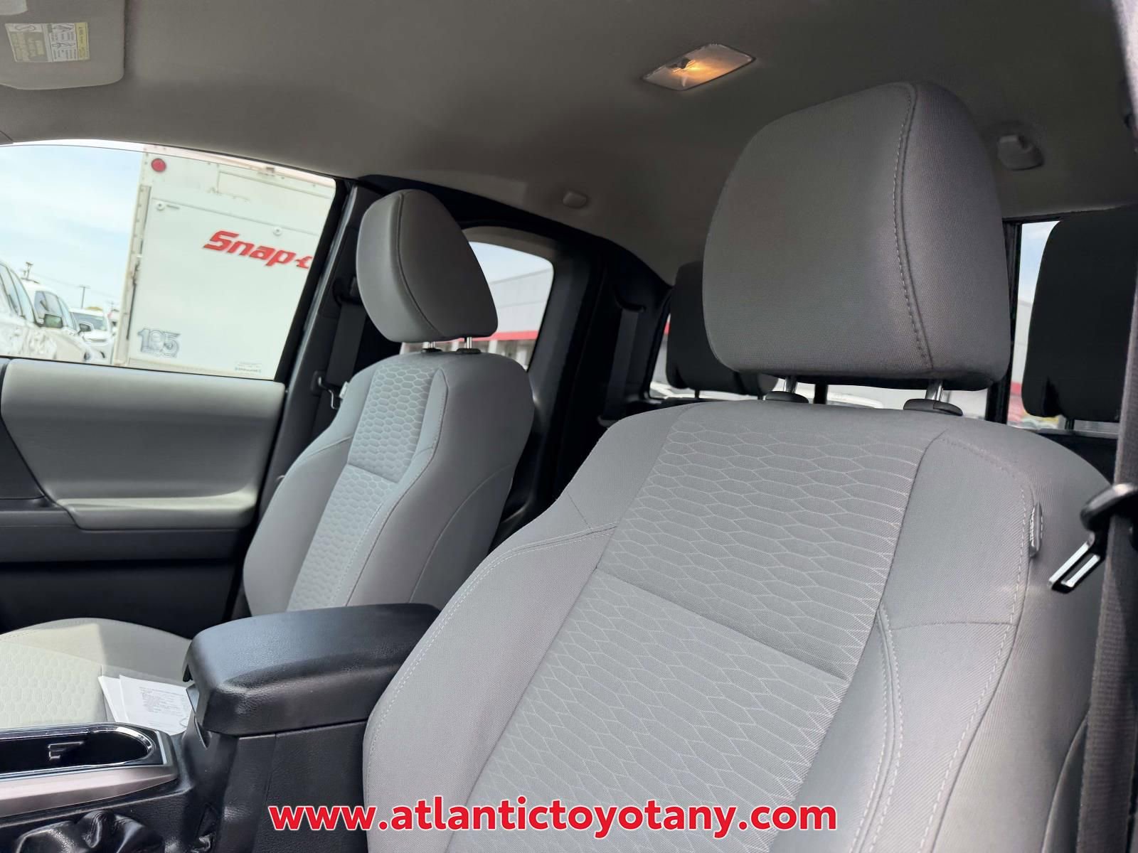 Used 2019 Toyota Tacoma SR5 AWD/4WD image 13