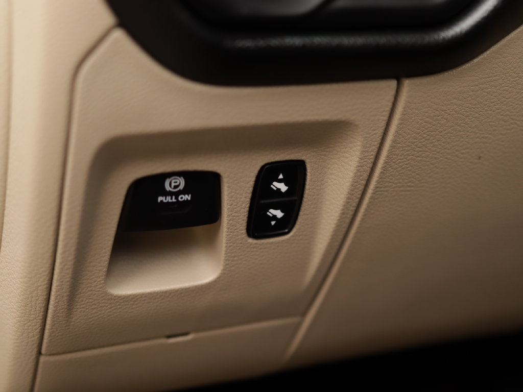 Used 2019 RAM 1500 Big Horn AWD/4WD image 11