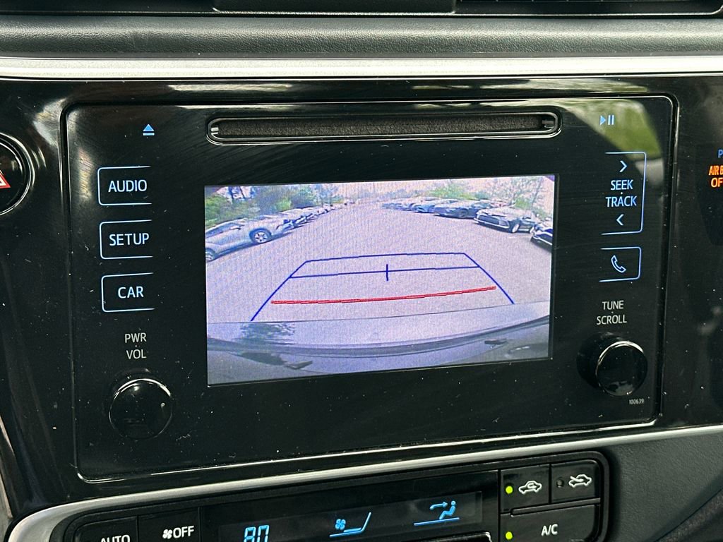 Used 2018 Toyota Corolla LE FWD image 24