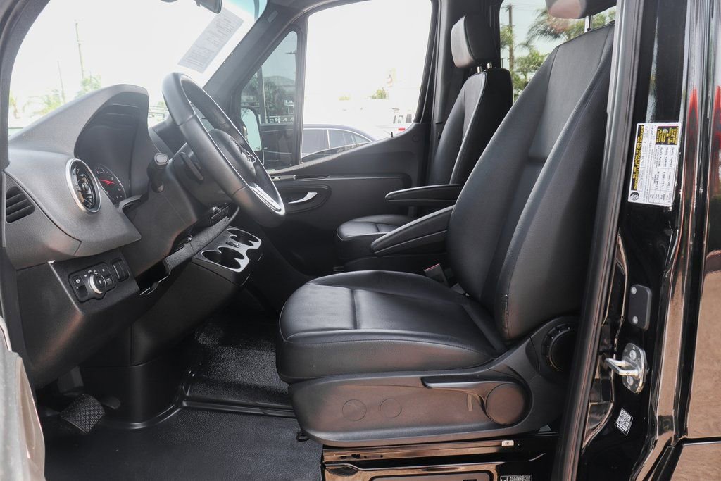 Used 2023 Mercedes-Benz Sprinter 2500 image 16