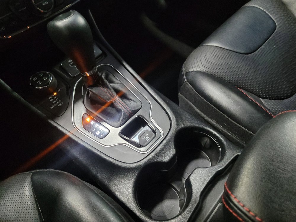 Used 2022 Jeep Cherokee Trailhawk w/ Premium Leather Package image 26