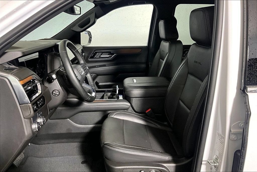 Used 2025 GMC Yukon XL Denali RWD image 20