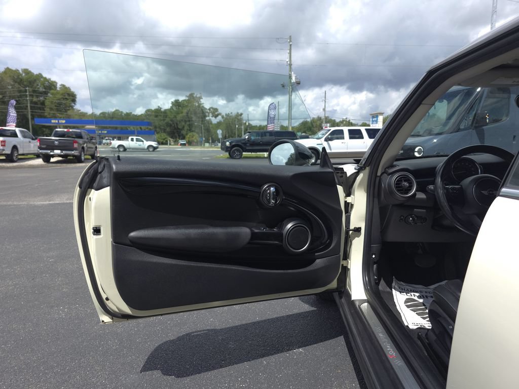 Used 2015 MINI Cooper S FWD image 9