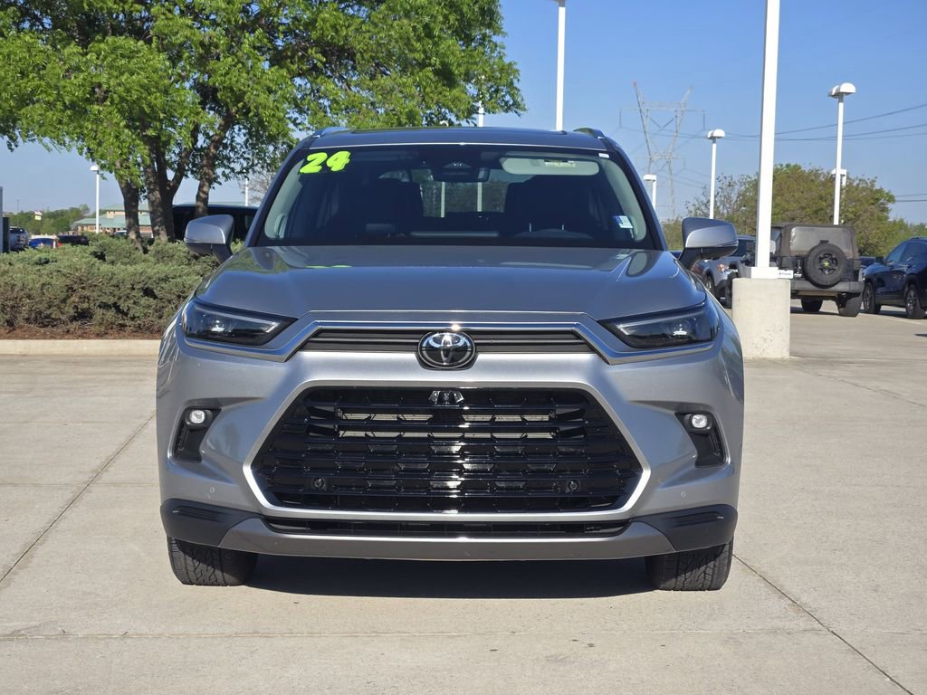 Used 2024 Toyota Grand Highlander Platinum image 2