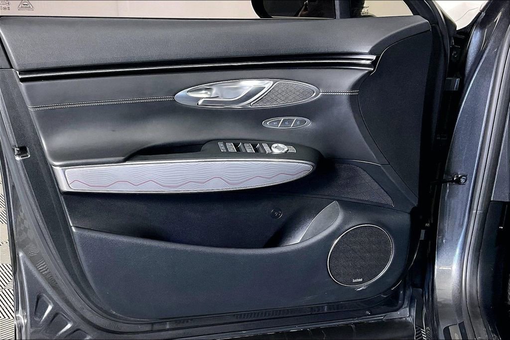 Used 2022 Genesis GV70 2.5T w/ Advanced Package image 25