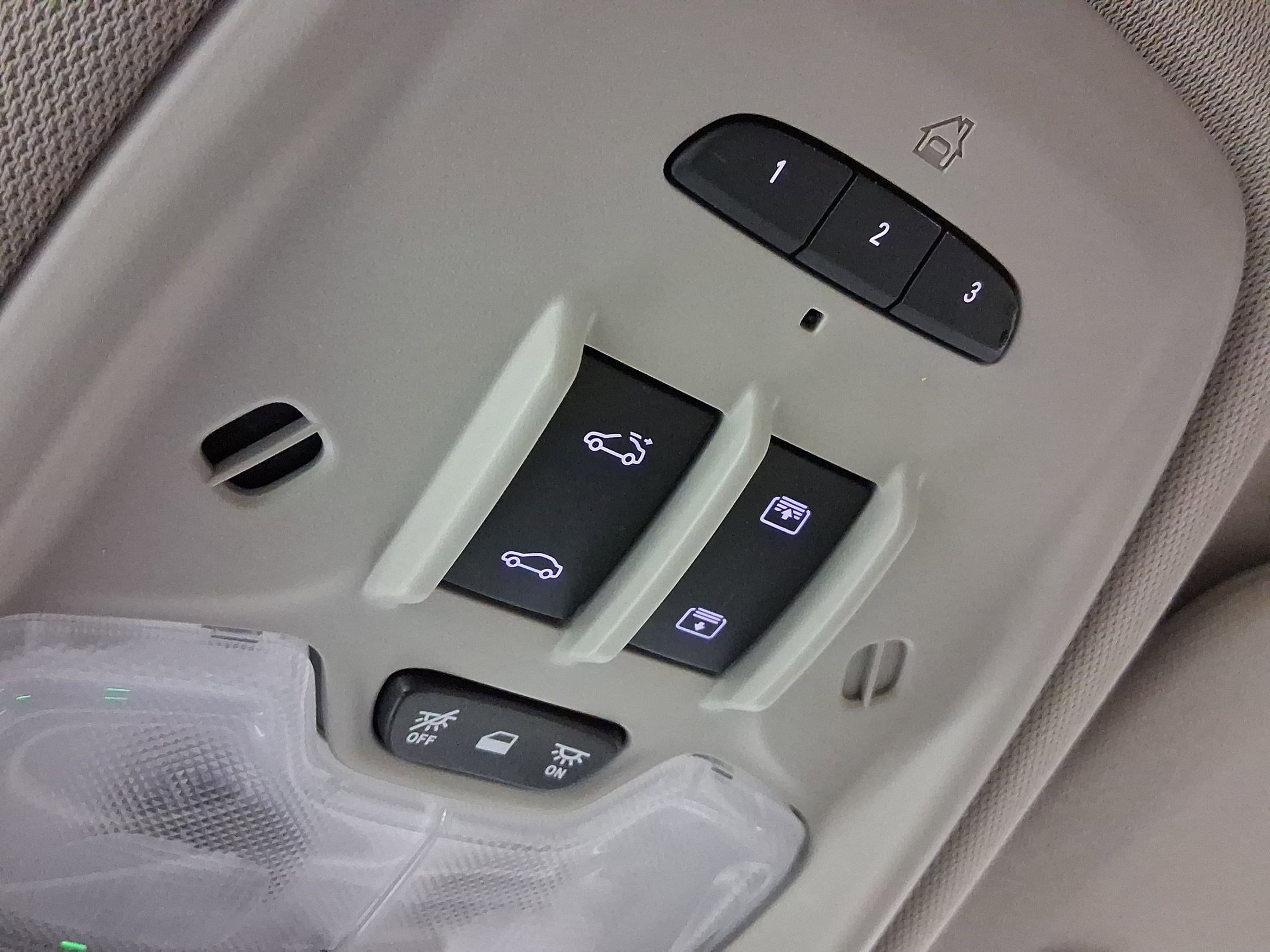 Used 2025 Buick Encore GX Avenir w/ Avenir Technology Package image 27