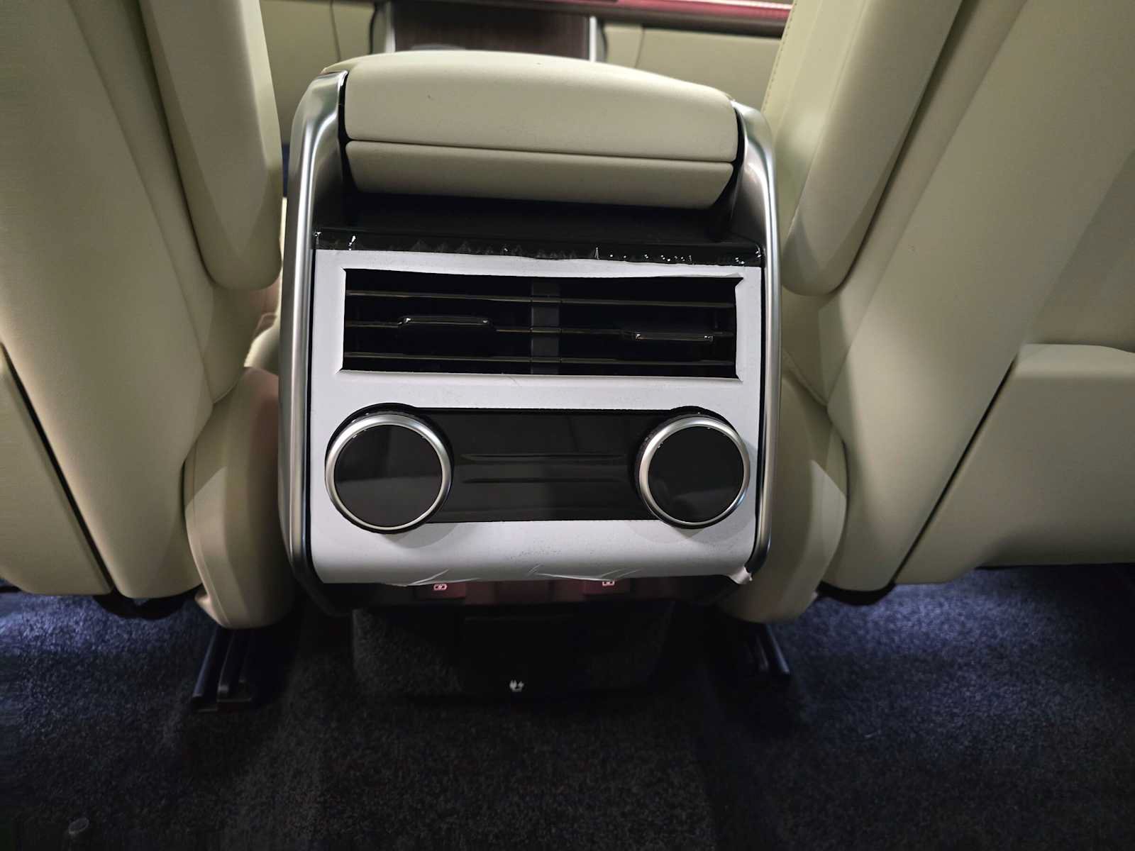 New 2026 Land Rover Range Rover SE AWD/4WD image 17