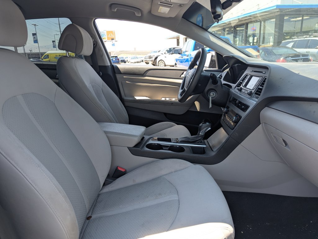 Used 2015 Hyundai Sonata SE w/ Option Group 09 FWD image 32