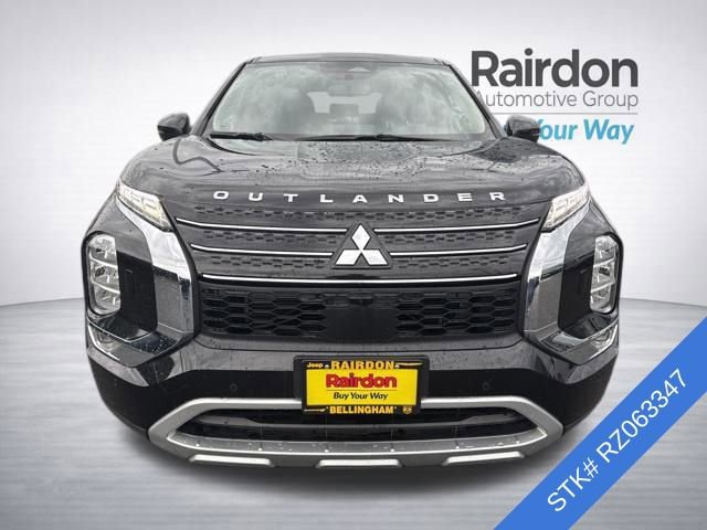Used 2024 Mitsubishi Outlander SE image 2