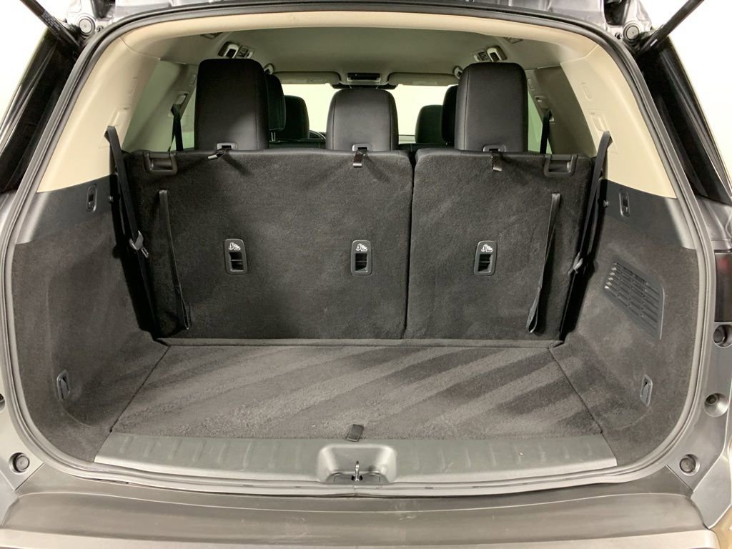 Used 2023 Nissan Pathfinder SV image 13