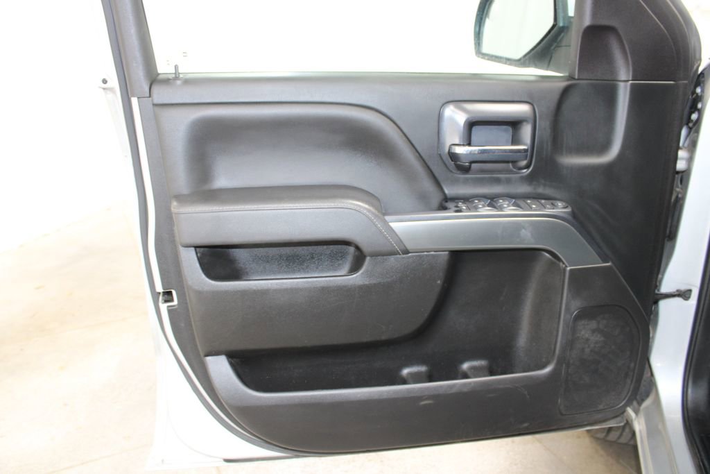 Used 2018 Chevrolet Silverado 1500 LT AWD/4WD image 26