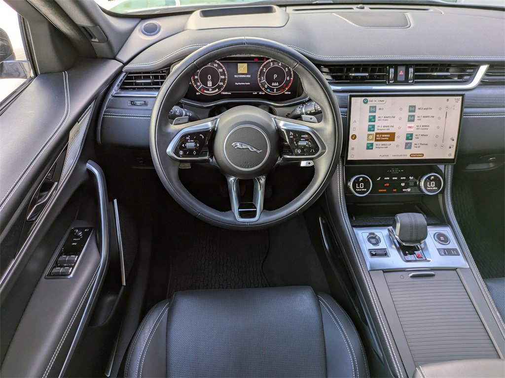Certified 2025 Jaguar F-PACE R-Dynamic S image 17
