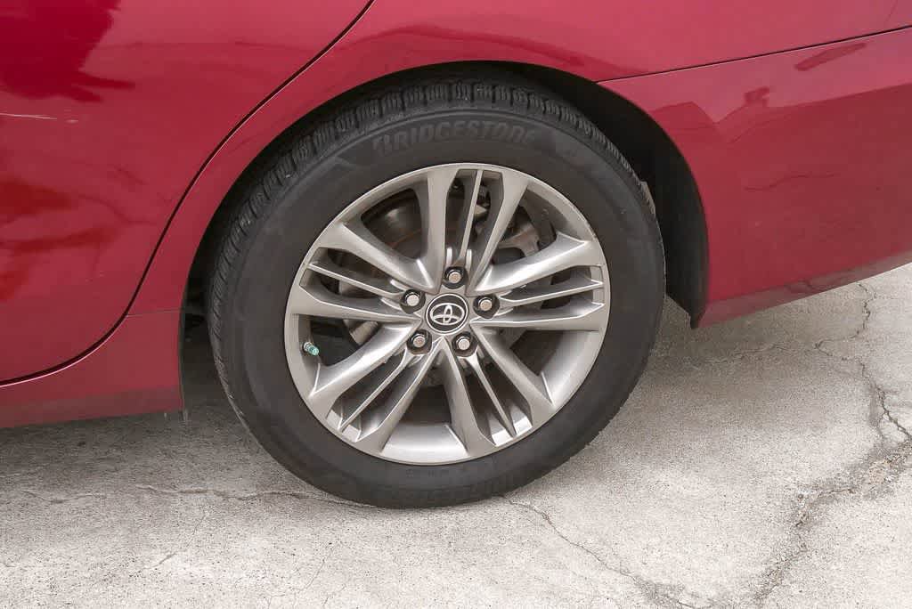 Used 2016 Toyota Camry SE FWD image 6