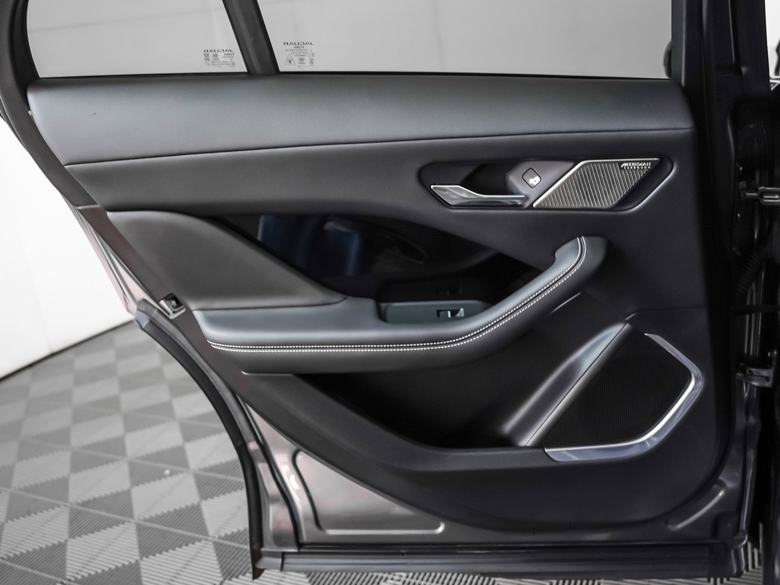 Used 2020 Jaguar I-PACE HSE image 24