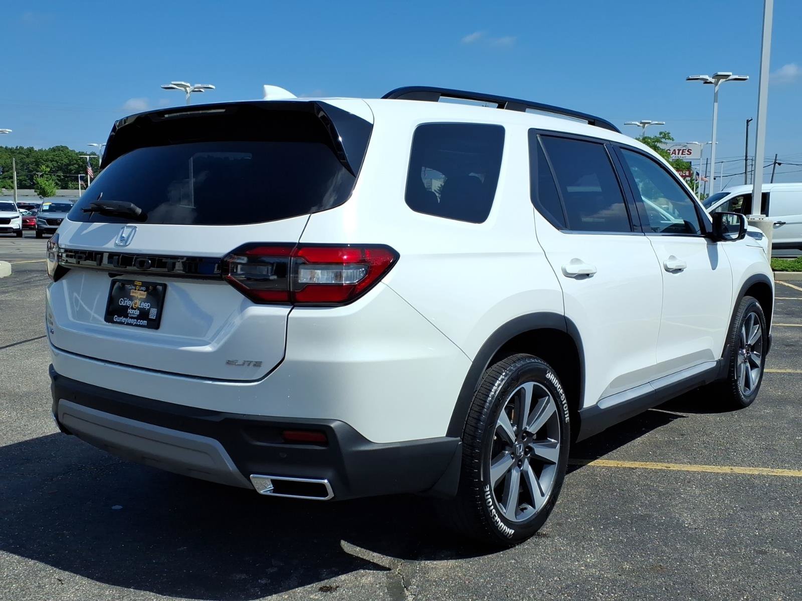 Used 2023 Honda Pilot Elite image 12