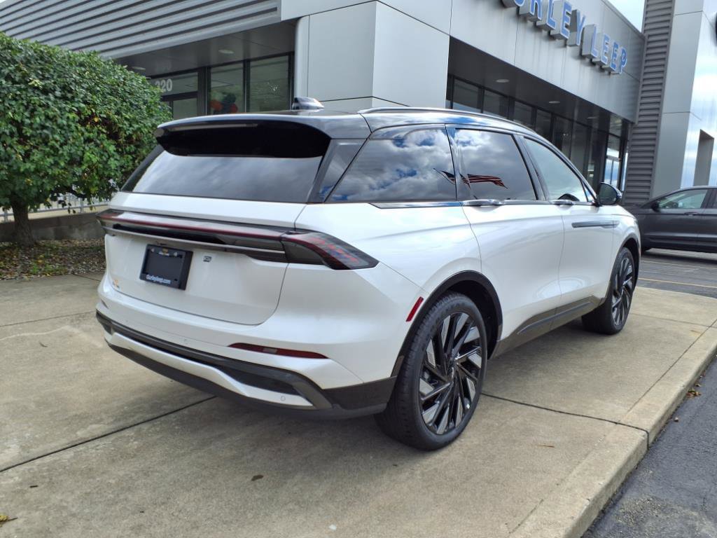 New 2025 Lincoln Nautilus Reserve w/ Jet Appearance Package image 12