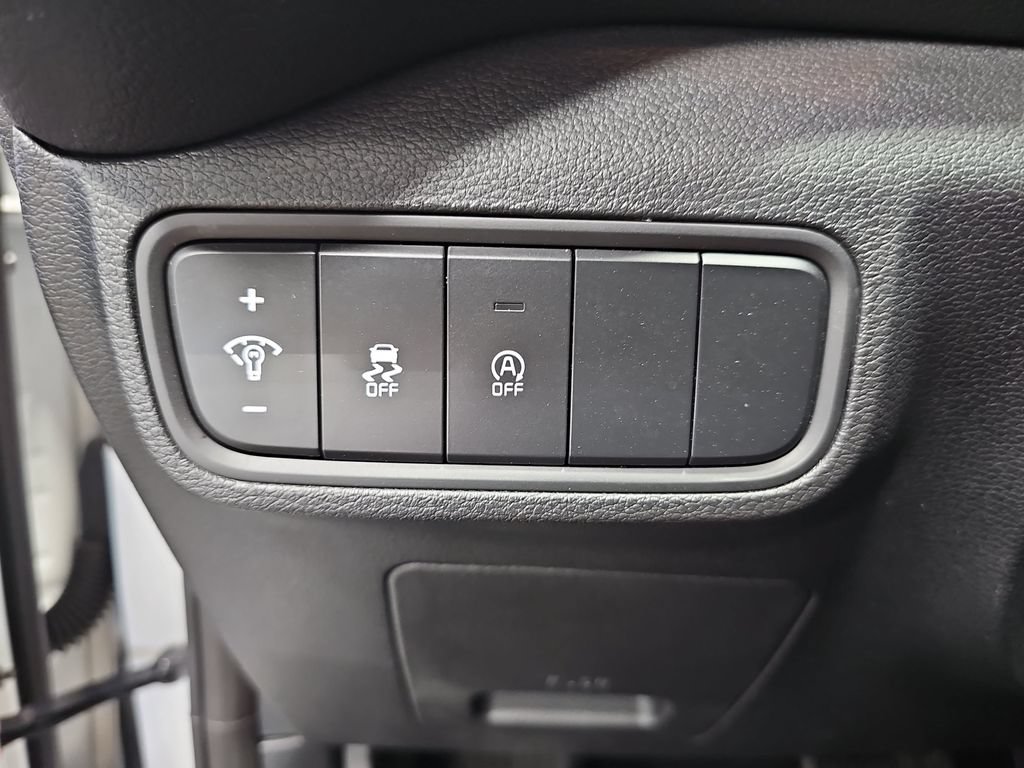 Certified 2025 Kia Soul LX w/ LX Technology Package FWD image 24