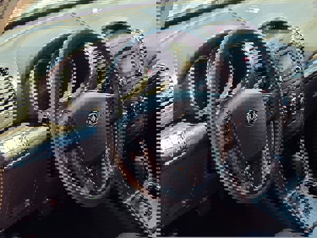 Used 2013 Kia Sorento LX w/ Third Row Pkg image 24