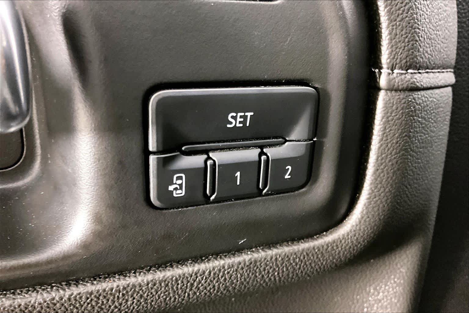 Used 2023 GMC Sierra 2500 Denali w/ Denali Ultimate Package AWD/4WD image 31