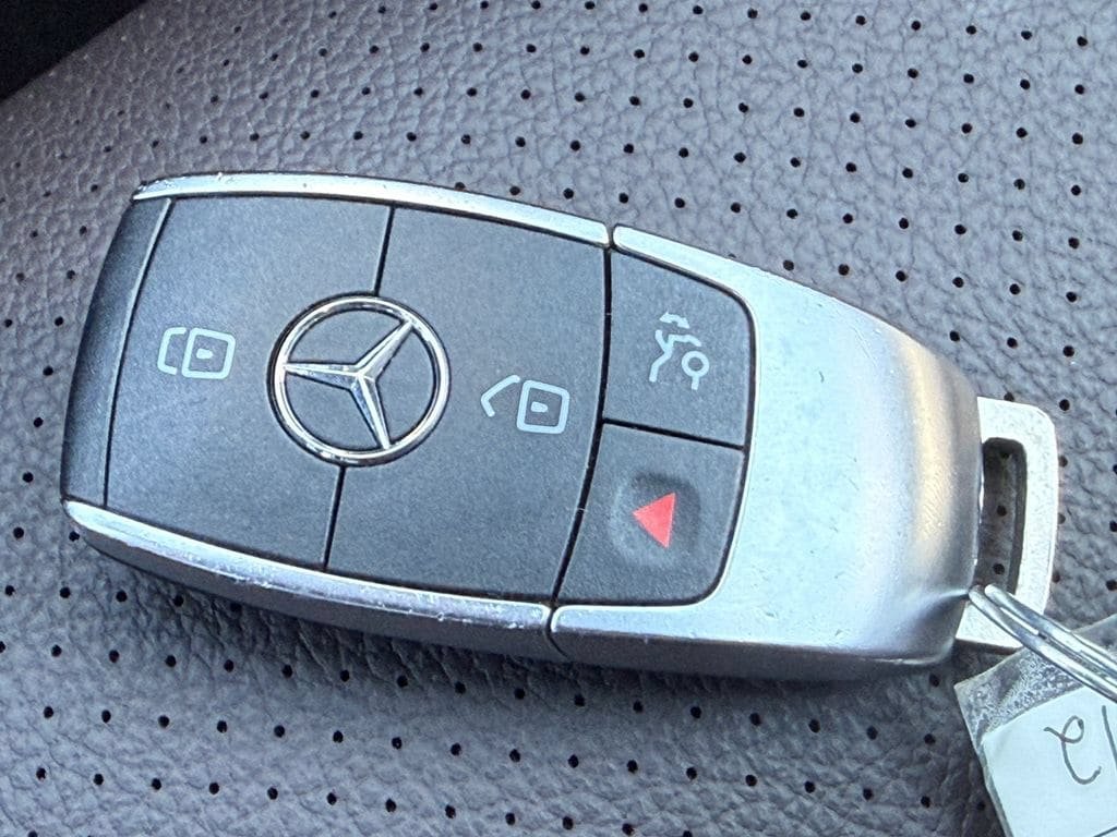 Used 2022 Mercedes-Benz GLS 450 4MATIC image 36