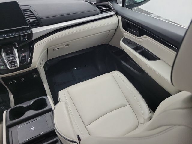 Certified 2025 Honda Odyssey Touring image 16