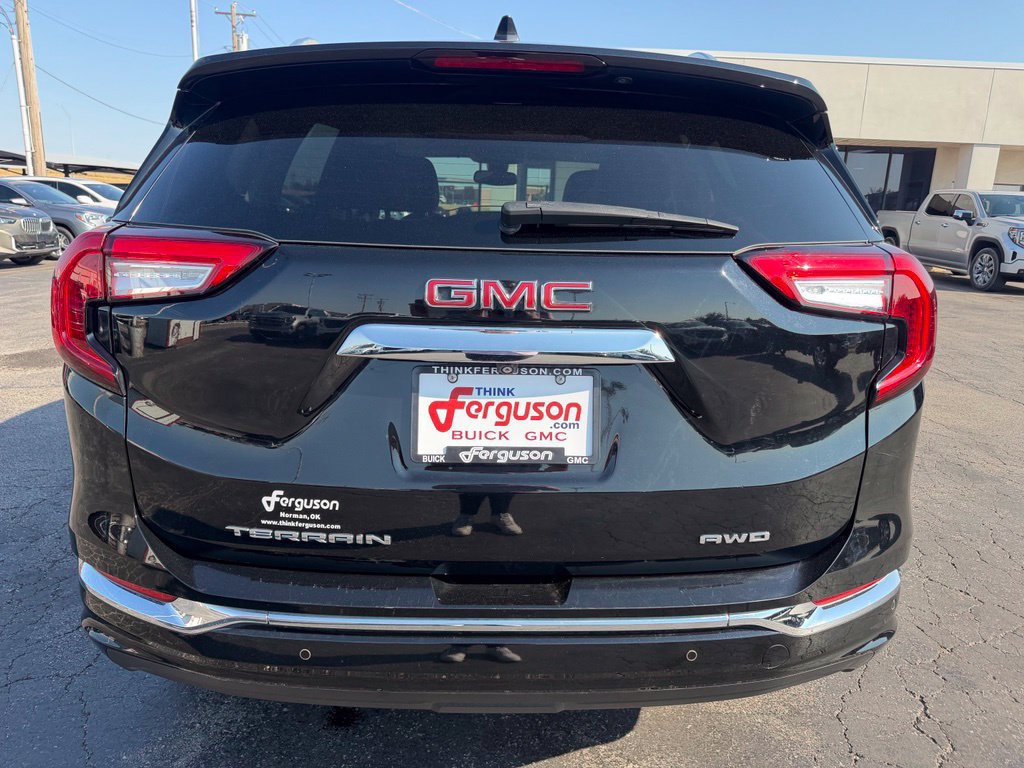 Used 2022 GMC Terrain Denali w/ Black Diamond Edition AWD/4WD image 15
