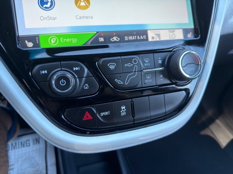 Used 2018 Chevrolet Bolt Premier w/ Driver Confidence II Package FWD image 17
