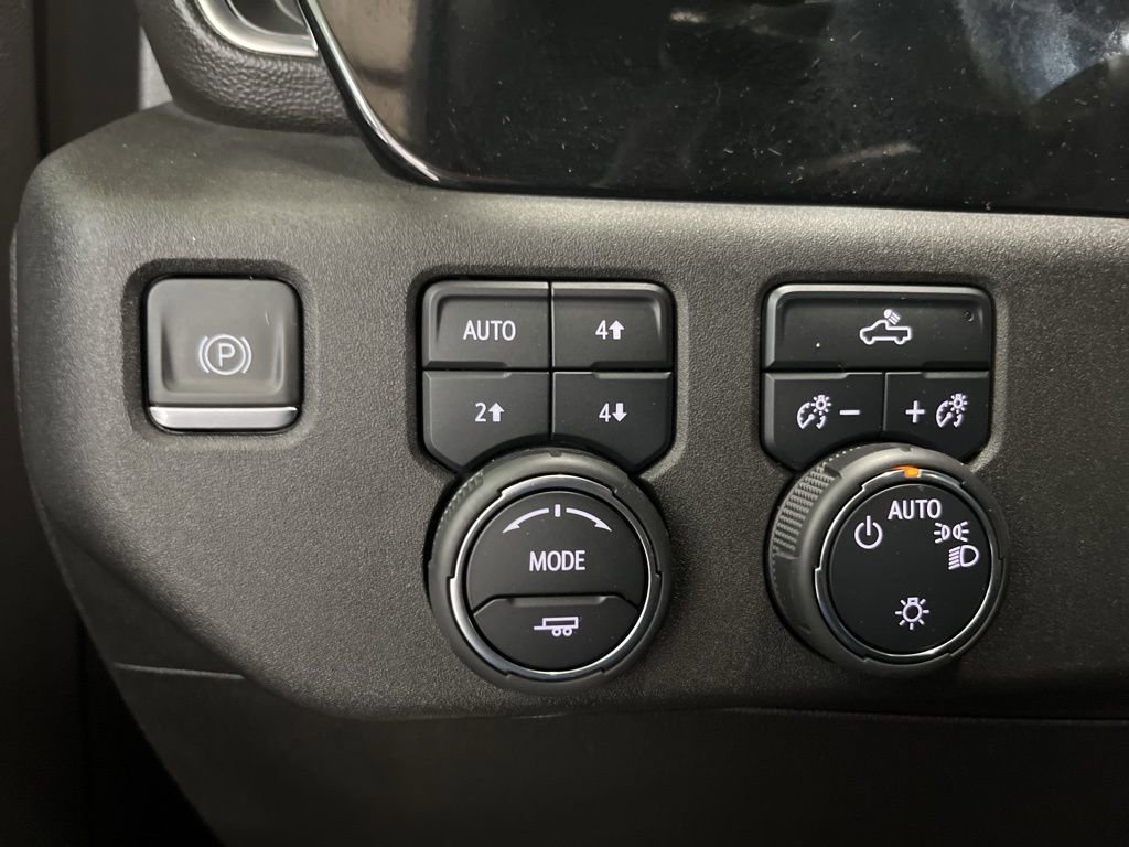 Used 2023 Chevrolet Silverado 1500 LT image 13