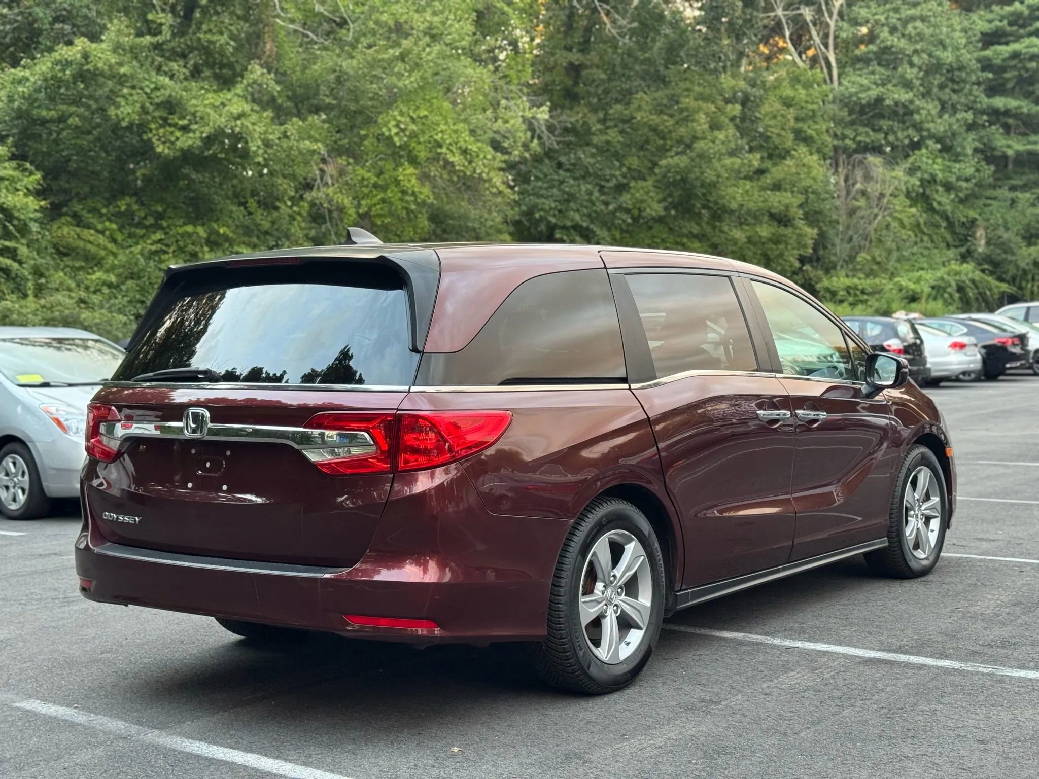 Used 2018 Honda Odyssey EX image 3