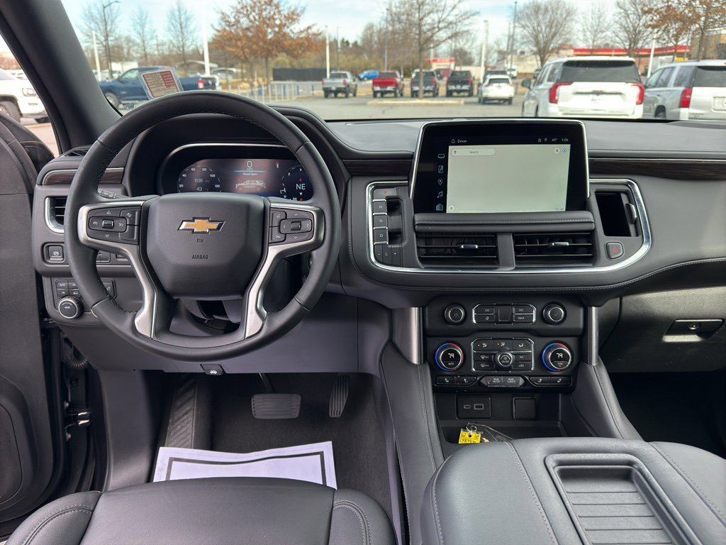 Used 2024 Chevrolet Suburban LT image 28
