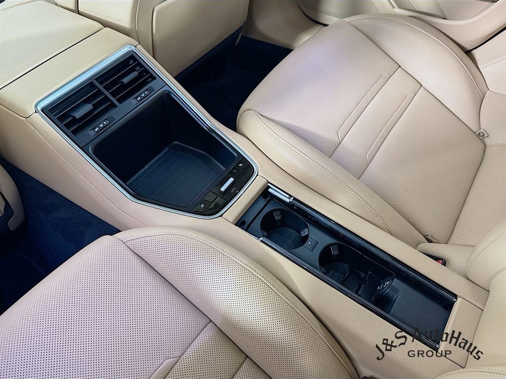 Used 2023 Porsche Panamera 4 image 31