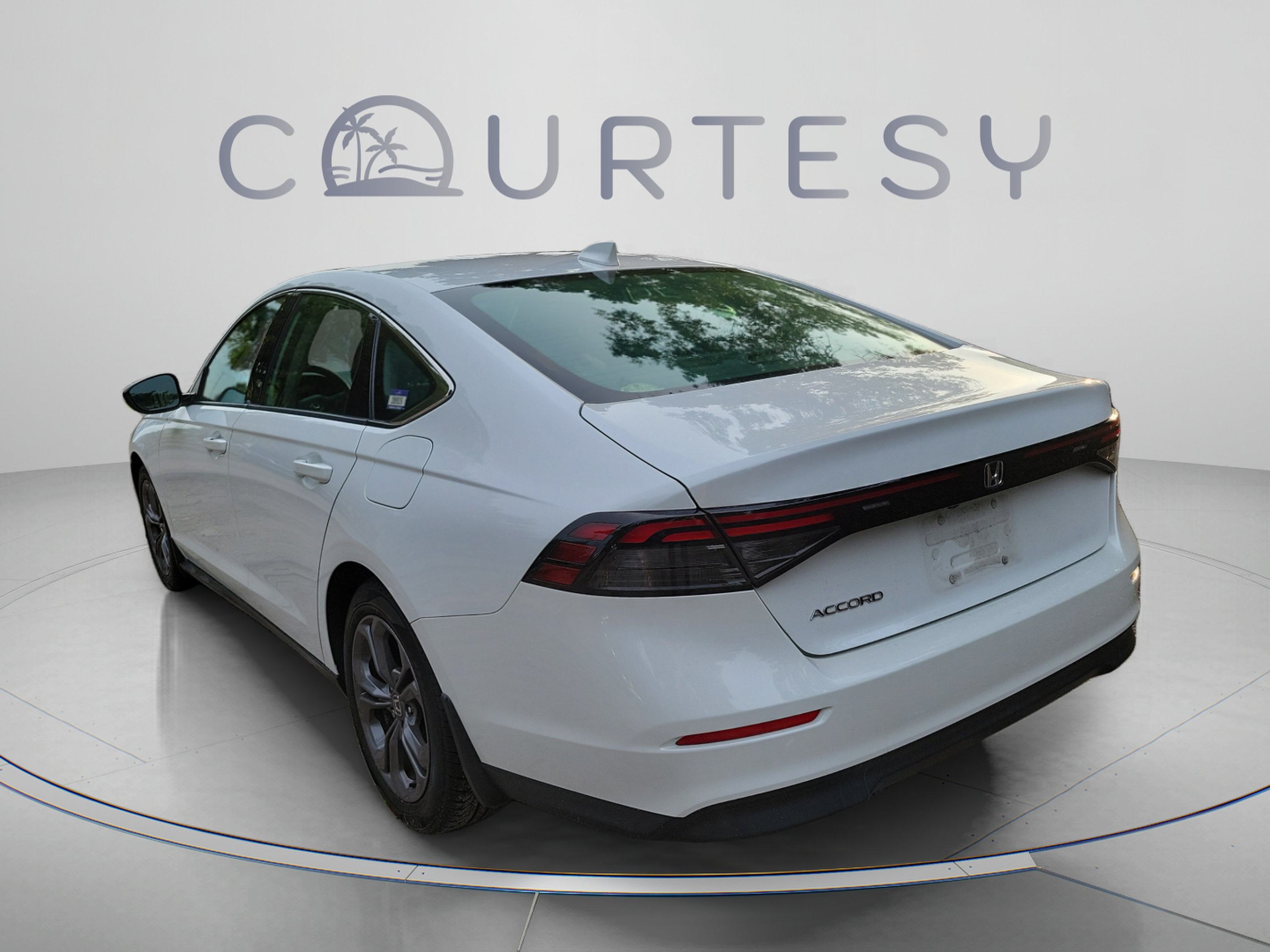 Used 2023 Honda Accord EX image 8