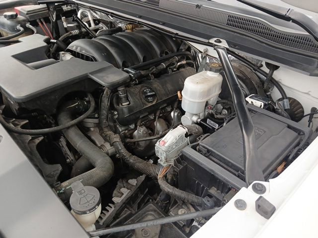 Used 2018 Chevrolet Suburban LT AWD/4WD image 69
