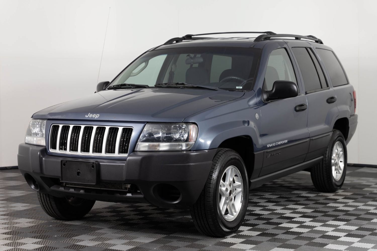 Used 2004 Jeep Grand Cherokee Laredo w/ Convenience Group AWD/4WD image 2