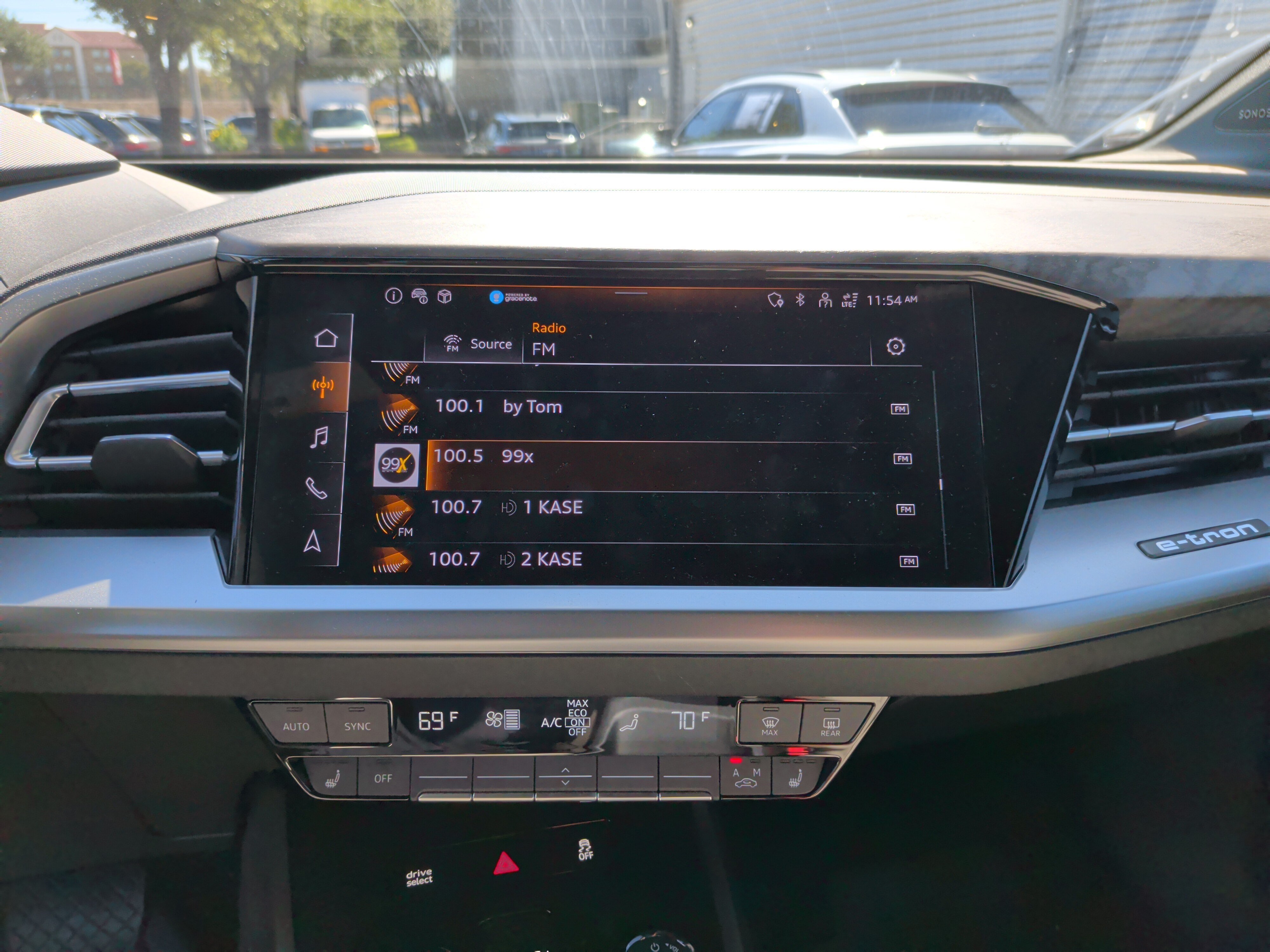 Certified 2023 Audi Q4 e-tron Premium Plus w/ Premium Plus AWD/4WD image 22