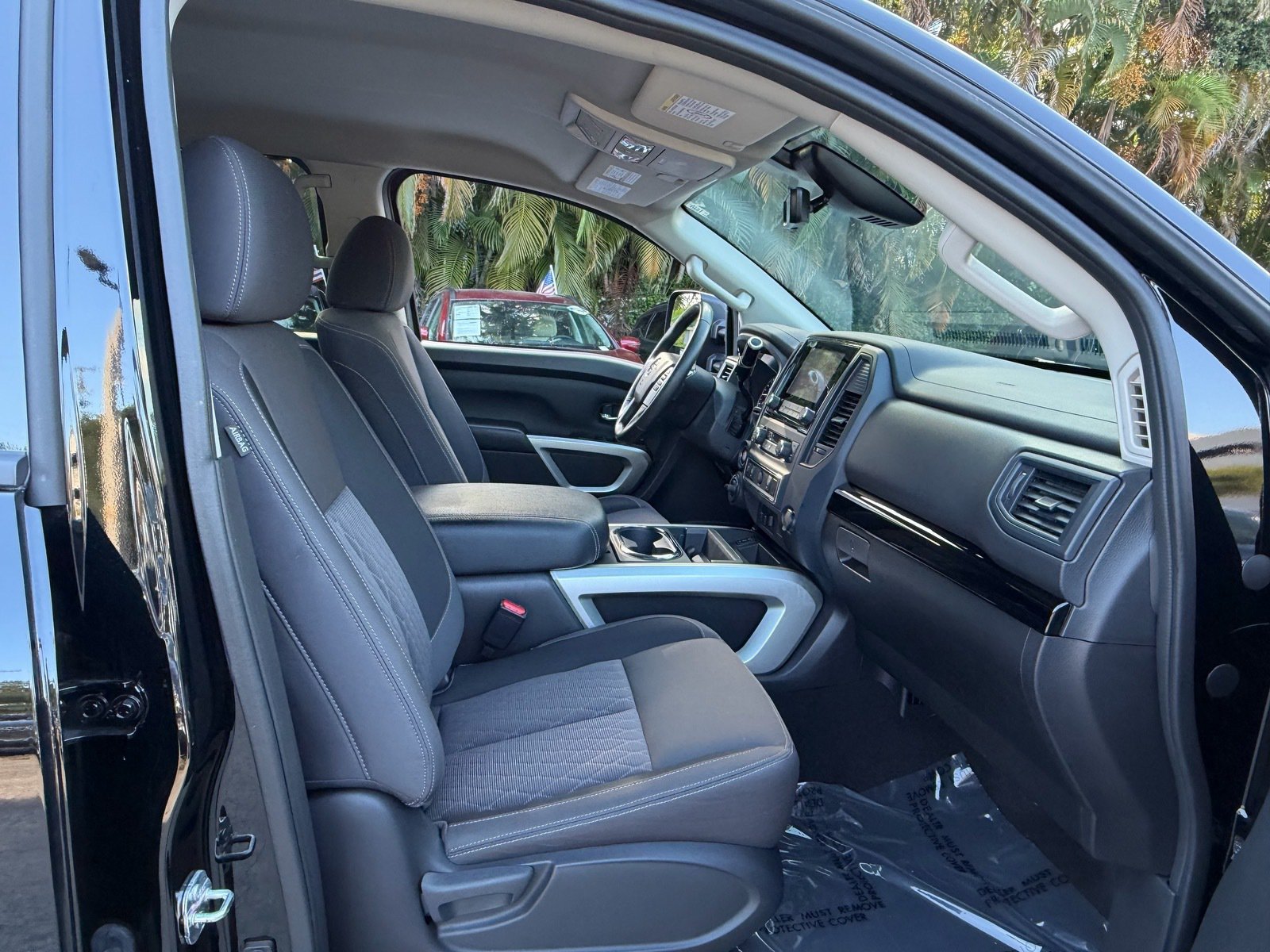Certified 2024 Nissan Titan SV w/ SV Convenience Package AWD/4WD image 17