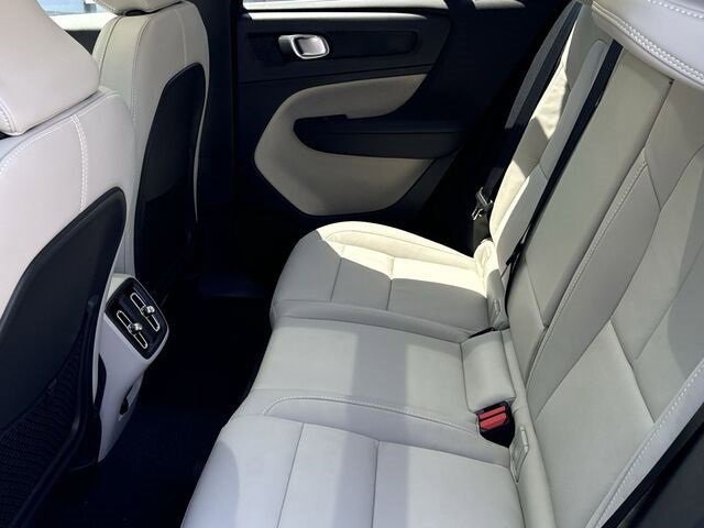 New 2024 Volvo XC40 B5 Plus w/ Protection Package Premier image 22