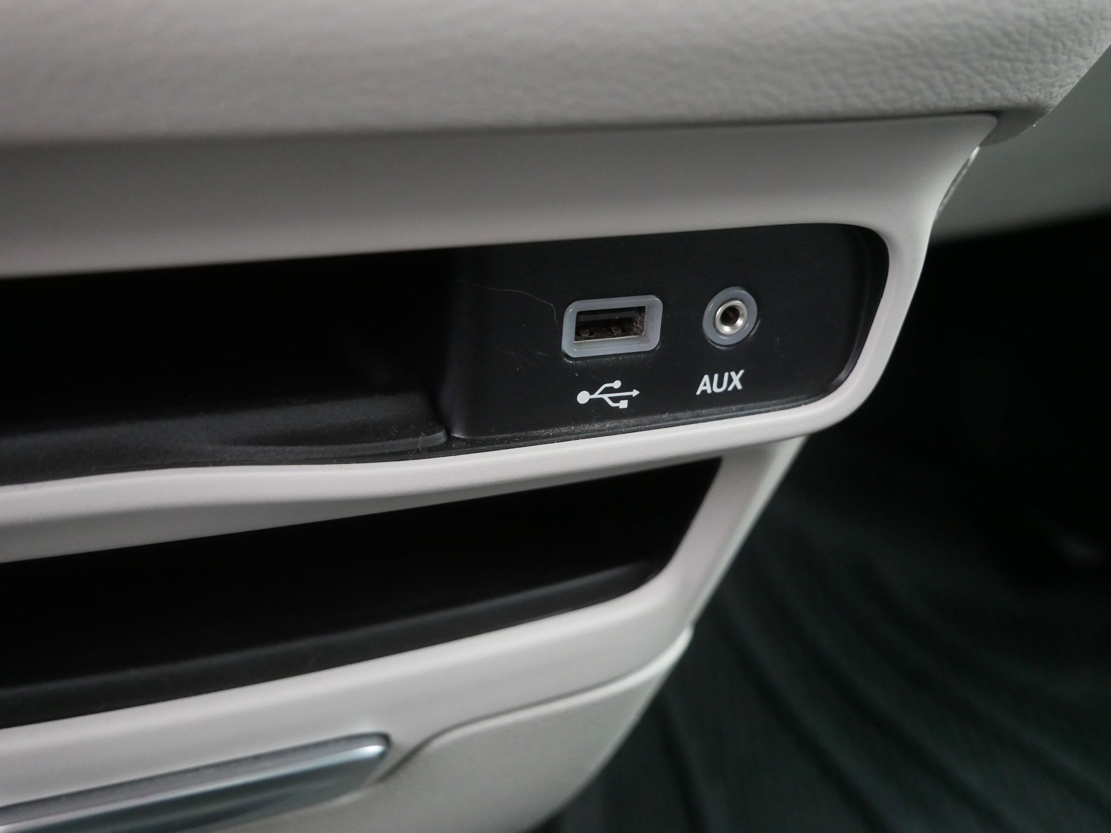 Used 2020 Chrysler Pacifica Touring-L FWD image 30