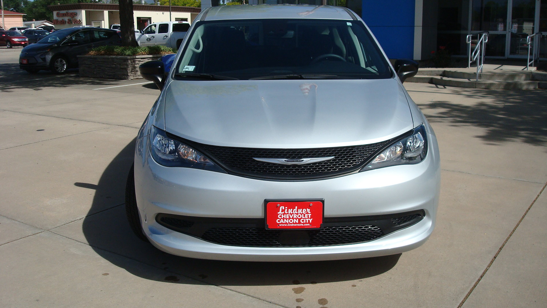 Used 2024 Chrysler Voyager LX FWD image 2